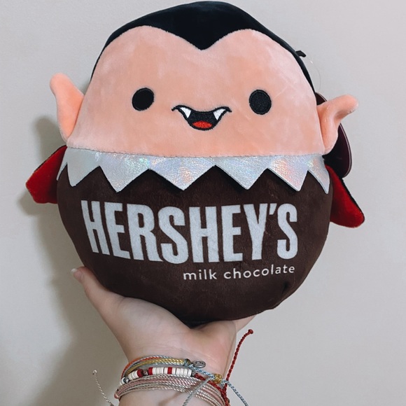 hersheys vampire squishmallow - Picture 1 of 3